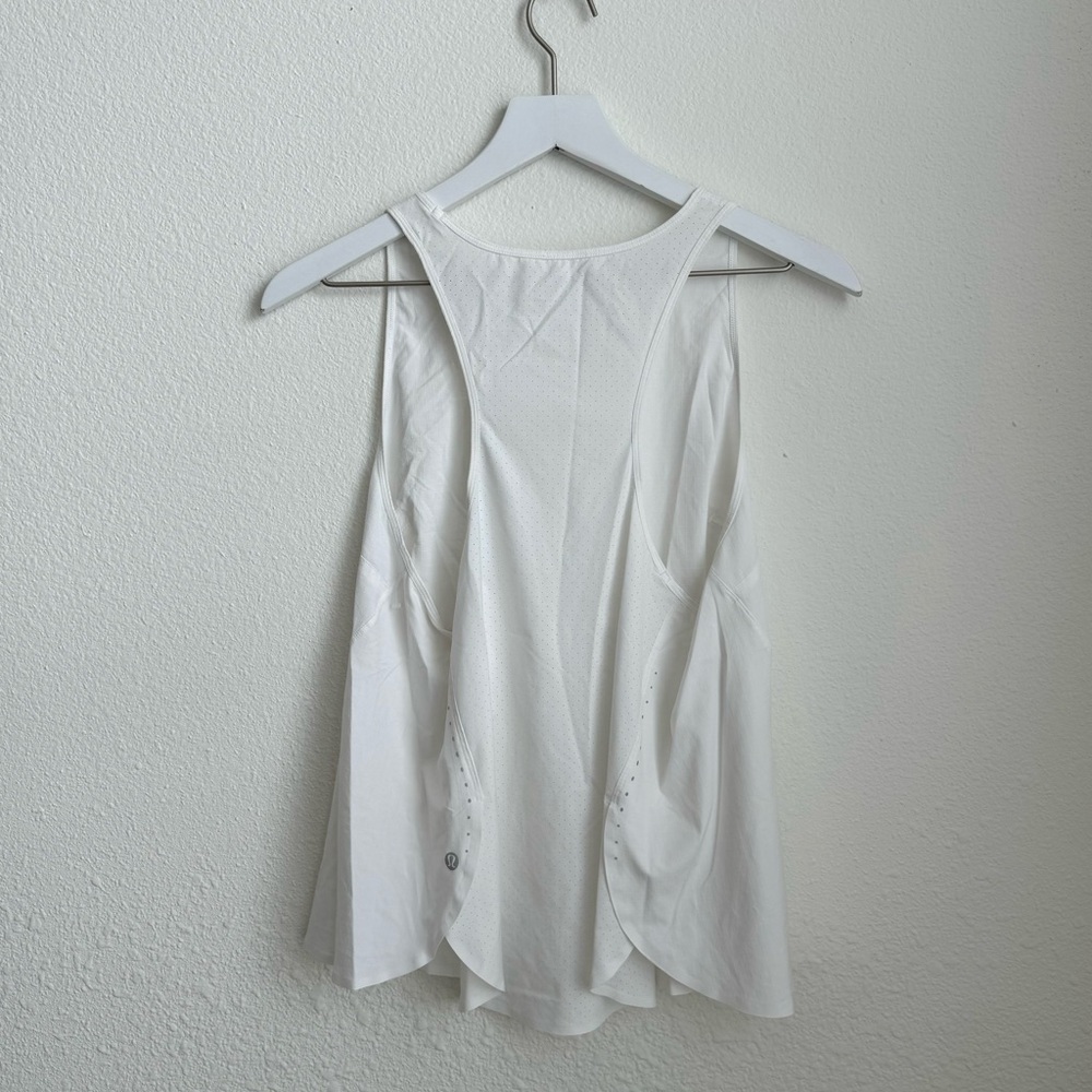 Lululemon• Athletic Running Tank Top / white